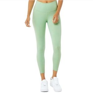 Alo Yoga 7/8 High-Waist Airbrush Legging in Honeydew Size M